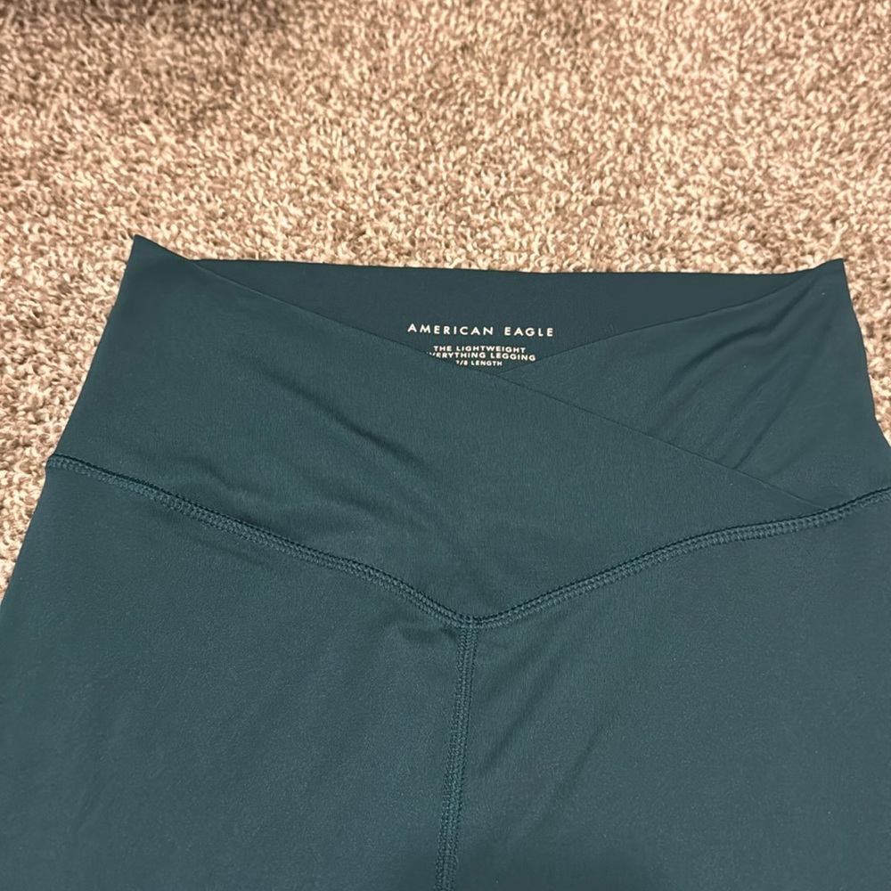 American Eagle cross waist leggings size Small!